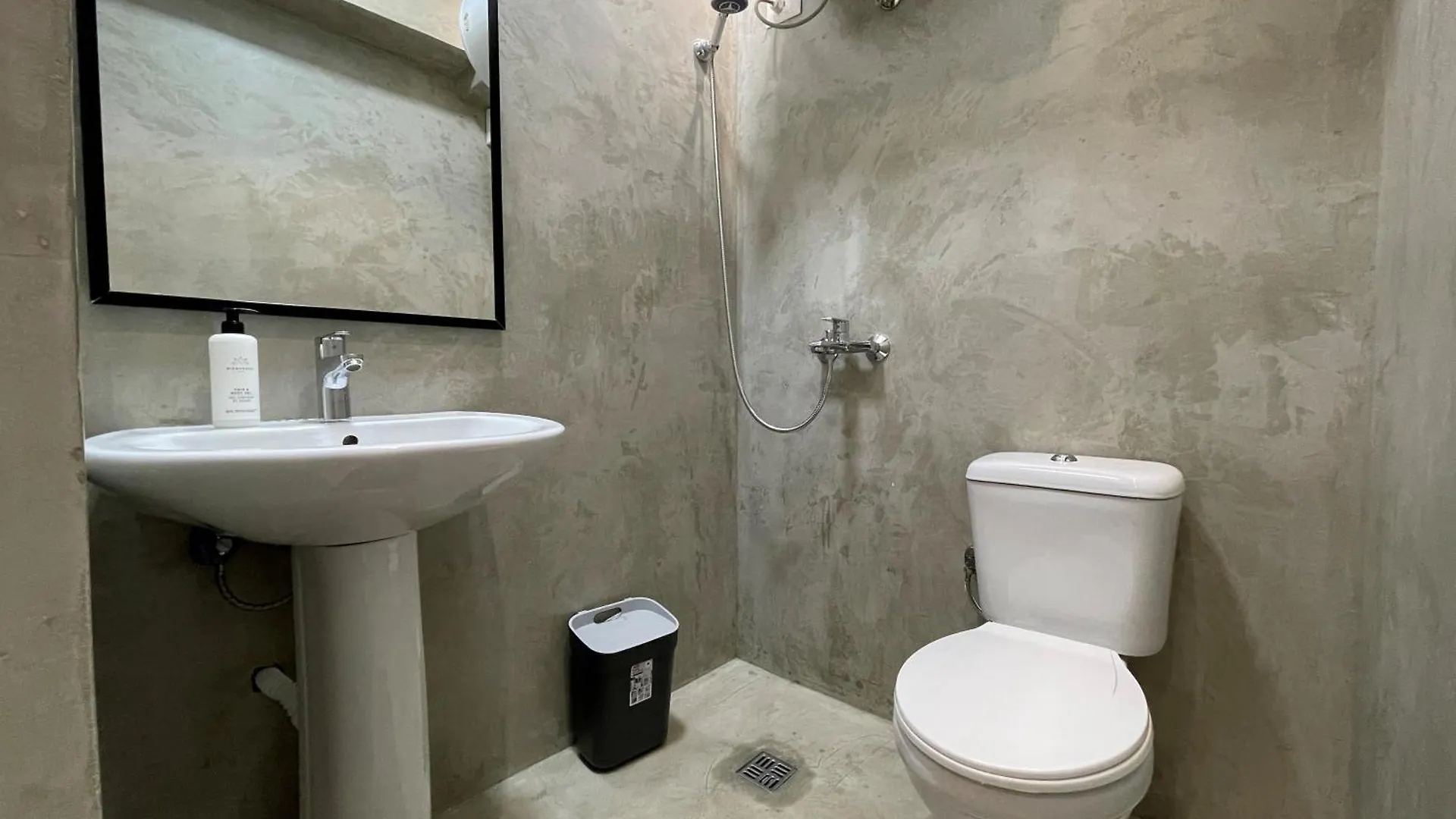 Apartment Urban Budget Studios Tirana